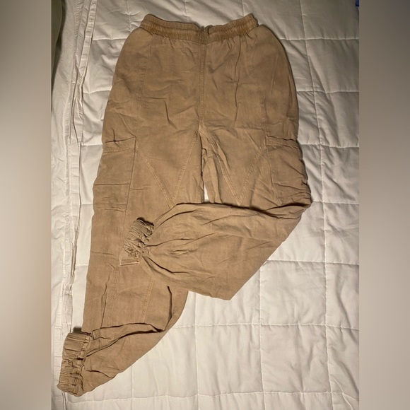 Urban outfitters soft tan cargo sweat pants/joggers | size small - Picture 1 of 4